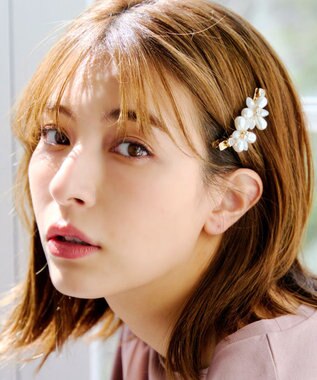 Tiaclasse パールフラワーヘアクリップ オフホワイト