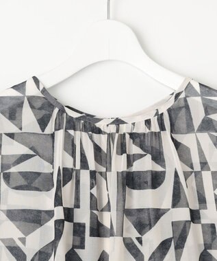 23区 【洗える】Ratti ウォールプリント ブラウス モノトーンプリント