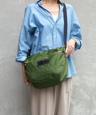 FOLNA RD ユニセックスナイロン ショルダー L-SIZE ブルー