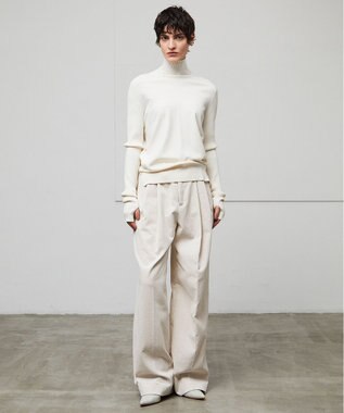 BEIGE， 【洗える】WILLOW / サムホールハイネックニット Ecru