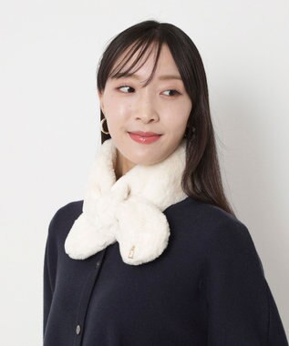 MOONBAT FURLA（フルラ）プチリボンマフラー  アーチロゴ フェイクファー オフホワイト