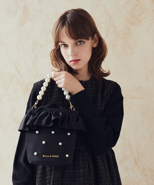 Maison de FLEUR パール２Ｗａｙフリル巾着バッグ Black