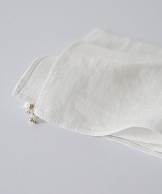 AND WOOL 〈フォーマルシーンにもギフトにもお勧めな上質素材〉フレンチリネンのハンカチ（ビーズモチーフ） ホワイト