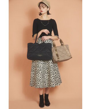 TOCCA 【撥水・A4サイズ対応】TRACE PAVE QUILT TOTE キルトバッグ ベージュ系