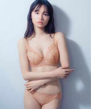 Wing ブラジャー 立体感のあるバストをメイク ふっくらデコルテ きれいな谷間 ブラのズレ・浮きを軽減 【ハイライトブラ】 ブラ CB4001 ウイング／ワコール ベージュ