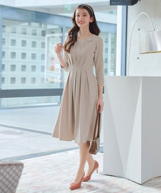 Tiaclasse 【おのののかさん着用】半袖&長袖選べる袖丈・タックフレアワンピース 長袖グレージュ