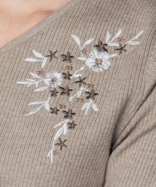 Tiaclasse 【洗える】刺繍リブニットトップス ベージュ
