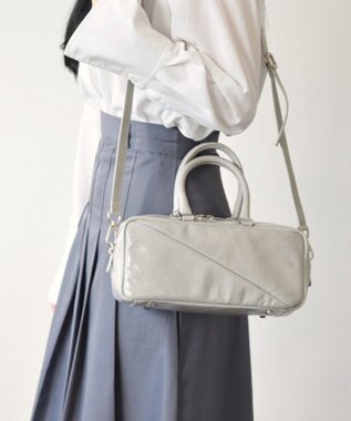 INTER-CHAUSSURES 【CHRISTIAN VILLA】ミディアムサイズレザーハンドルバッグ