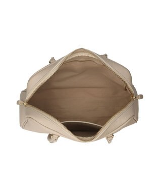 INTER-CHAUSSURES 【CHRISTIAN VILLA】チャーム付きシュリンクレザーハンドバッグ アイボリー