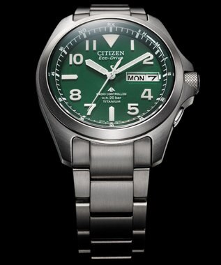 CITIZEN 【電池交換不要 デイ&デイト電波時計】スーパーチタニウム採用 エコ・ドライブ電波時計 LANDシリーズ PMD56-2951 シルバー