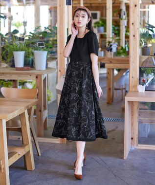 Tiaclasse 【小倉優子さん着用・新色追加・洗える】モノトーンフラワープリントワンピース ブラック×ブラック