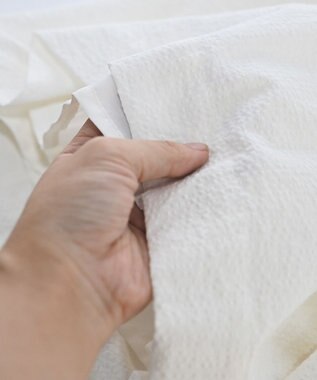 muuc 〈心地よいコットン・シアサッカー生地〉筆記帳刺繍ベルトデザイン切り替え 後ろゴム有り フレアーパンツ ホワイト