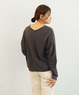 TOQUE 〈大草直子さんアドバイザー〉ロイヤルベビーアルパカ×タンギスコットン 裏毛 Vネックトップス チャコールグレー