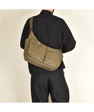 Y'SACCS ダブルホックポケットショルダー　Mサイズ