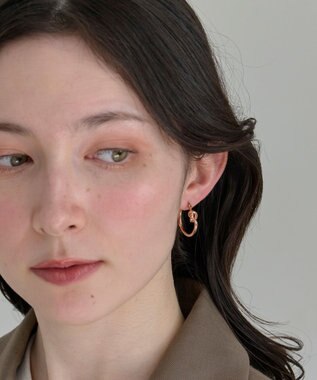 Phoebe スタイリッシュノットフープピアス　ローズゴールド ローズゴールド