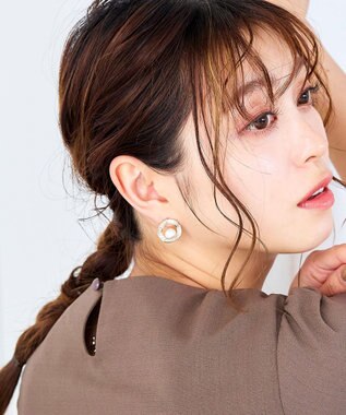 Tiaclasse 【金属アレルギー対応】パール＋ウェーブサークルピアス ゴールド