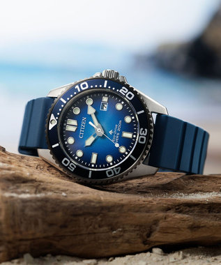 CITIZEN 【200m潜水用防水】光発電エコ・ドライブ ダイバーズウオッチ BN0267-04L