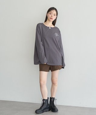 earth music&ecology 【綿100】アソートグラフィックロンＴＥＥ Charcoal Gray