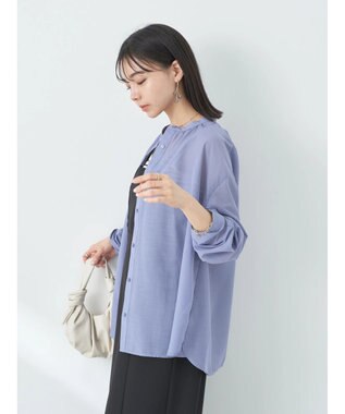 earth music&ecology シアーギャザーネックブラウス Deep Blue