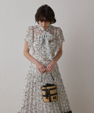 GRACE CONTINENTAL ボウタイプリーツプリントワンピース キナリ