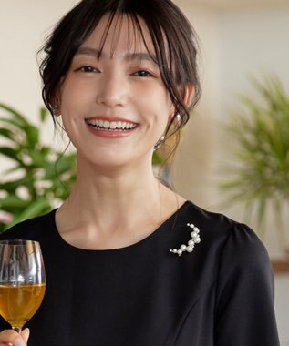 Tiaclasse フェイクパールムーンブローチ シルバー