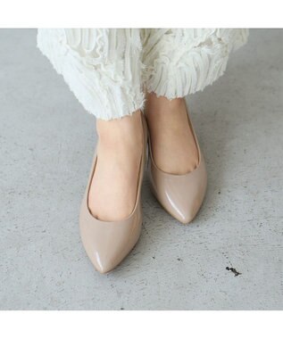MODE ET JACOMO <carino>【レイン対応】エナメルプレーンパンプス ベージュエナメル
