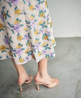 GRACE CONTINENTAL フラワー刺繍フレアスカート キナリ