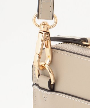 LA BAGAGERIE レザーステッチ　マルチポシェット アイボリー