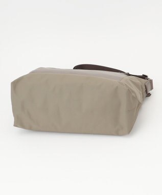 Y'SACCS ナイロン×リサイクルレザー　コンビマルチショルダー グレージュ