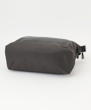 Y'SACCS ナイロン×リサイクルレザー　コンビマルチショルダー グレー