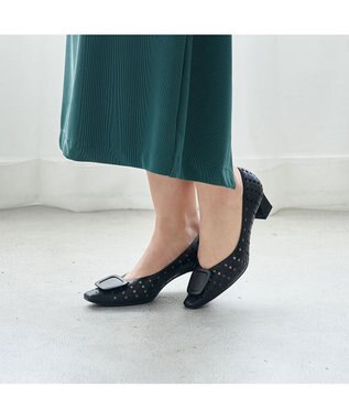 MODE ET JACOMO <MODE ET JACOMO>バックルモチーフパンチングパンプス ブラック