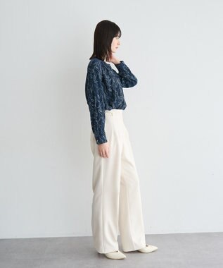 YECCA VECCA ラインフラワー柄ギャザーブラウス Navy