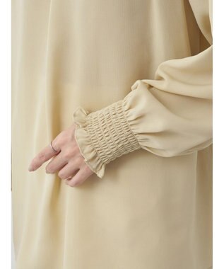 earth music&ecology シャーリングネックブラウス Yellow