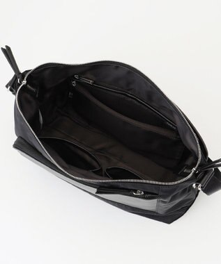 Y'SACCS ナイロン×リサイクルレザー　コンビマルチショルダー ブラック