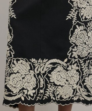 GRACE CONTINENTAL エンブロイダリータイトスカート ブラック