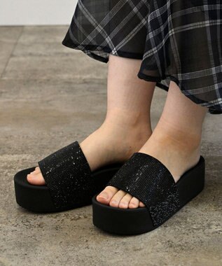 APOM ラインストーンリカバリーサンダル