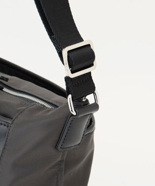 Y'SACCS ナイロン×リサイクルレザー　コンビマルチショルダー グレー