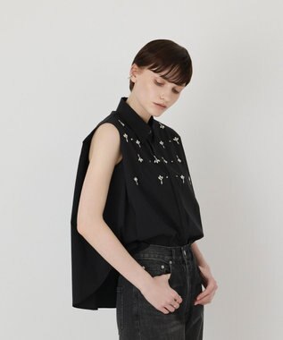 GRACE CONTINENTAL ビジューノースリーブシャツ ブラック