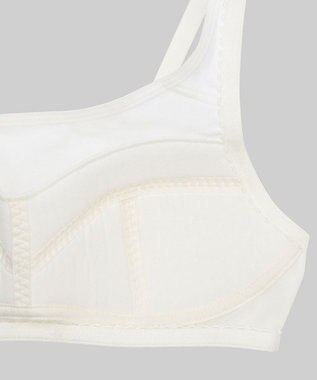 Wing ジュニア ノンワイヤーブラ Wing Teen きちんとささえる 綿混素材(身生地部・カップ肌側) 【STEP3 まるみをおびてきた胸に】ハーフトップ  RB6935 ウイング／ワコール アイボリー