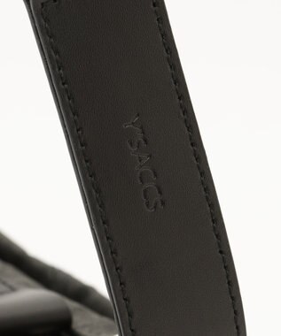 Y'SACCS ストリームラインポシェット ダークグレー