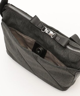 Y'SACCS ストリームラインポシェット ダークグレー