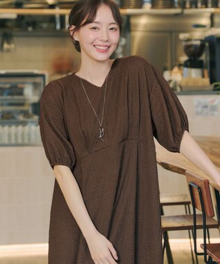 Tiaclasse L 【新色追加】ワッフルVネックワンピース ブラウン