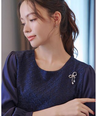 Tiaclasse 【安田美沙子さん着用】キュービックリボンモチーフブローチ シルバー