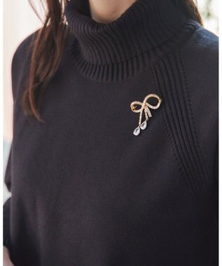 Tiaclasse 【安田美沙子さん着用】キュービックリボンモチーフブローチ ゴールド