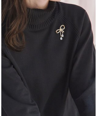 Tiaclasse 【安田美沙子さん着用】キュービックリボンモチーフブローチ ゴールド