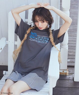 earth music&ecology Ｆｉｎｄｉｎｇ　Ｎｅｍｏ／シリコンプリントＴシャツ Charcoal Gray