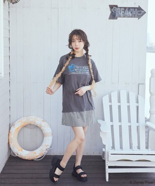 earth music&ecology Ｆｉｎｄｉｎｇ　Ｎｅｍｏ／シリコンプリントＴシャツ Charcoal Gray