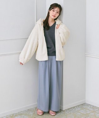 Feroux フード付きフェイクファー パーカー アイボリー系