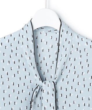 ICB L 【新色追加】BackSatinAmunzen 5分袖配色ボウタイブラウス サックスブルー×モチーフドット柄