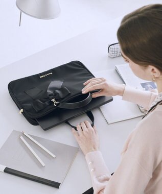 Maison de FLEUR リボンチャーム付きPCケース Black